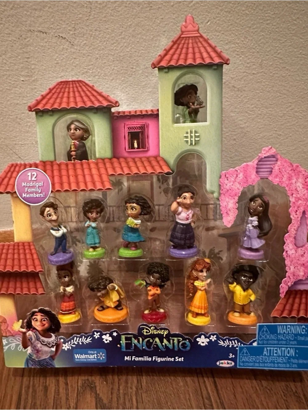 Disney Encanto Mi Familia Figurine Set - Pink & Green